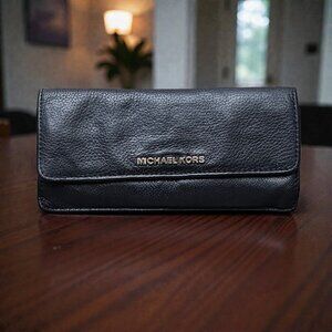 Michael Kors Jet Set Soft Pebbled Leather Travel Large Black Flat Wallet
